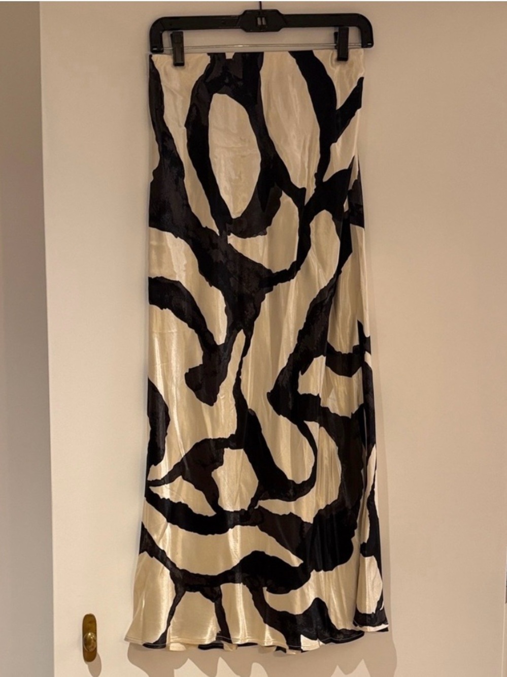 H&M Black and Cream Maxi Skirt